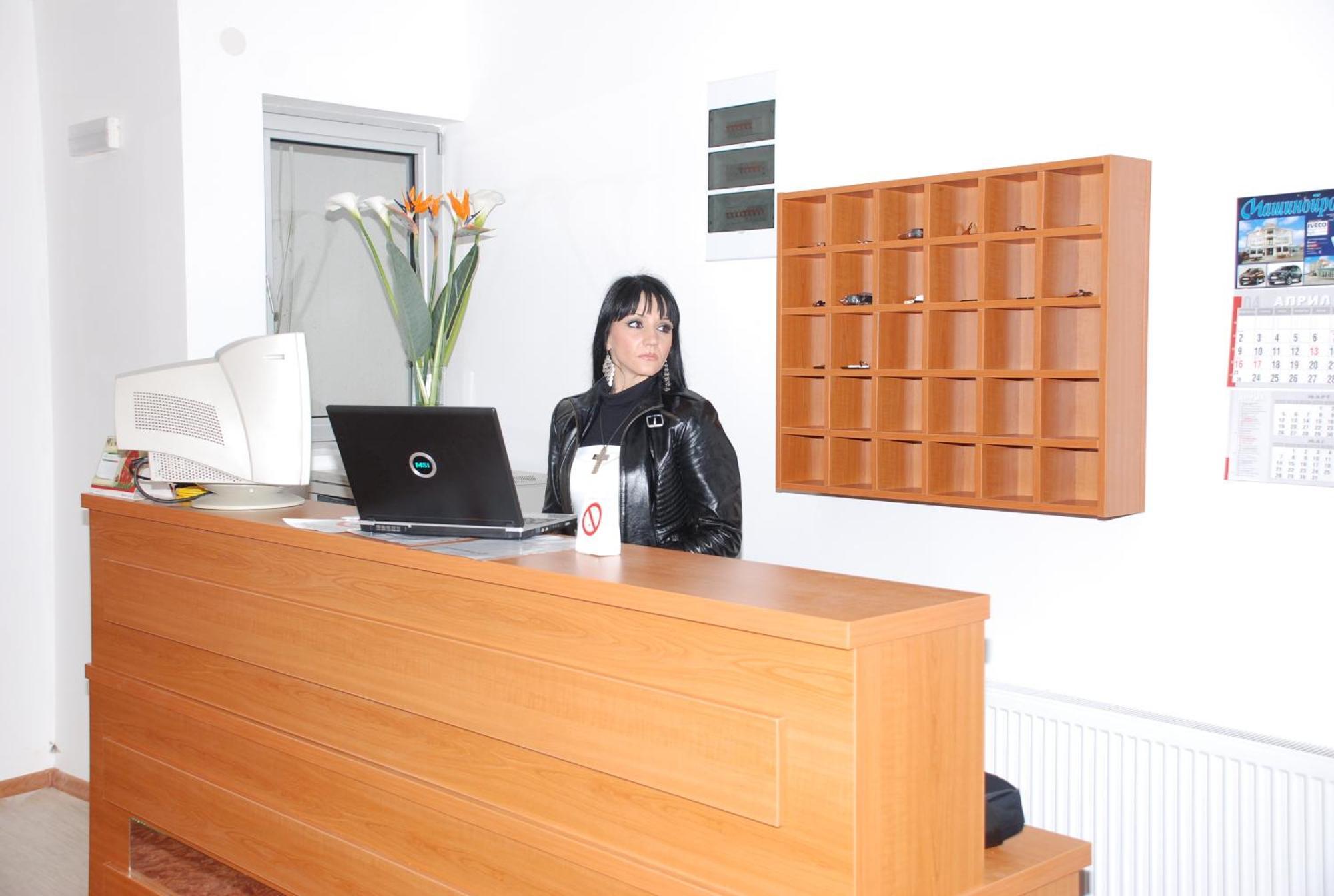 M Garni Hotel รานเย ภายนอก รูปภาพ