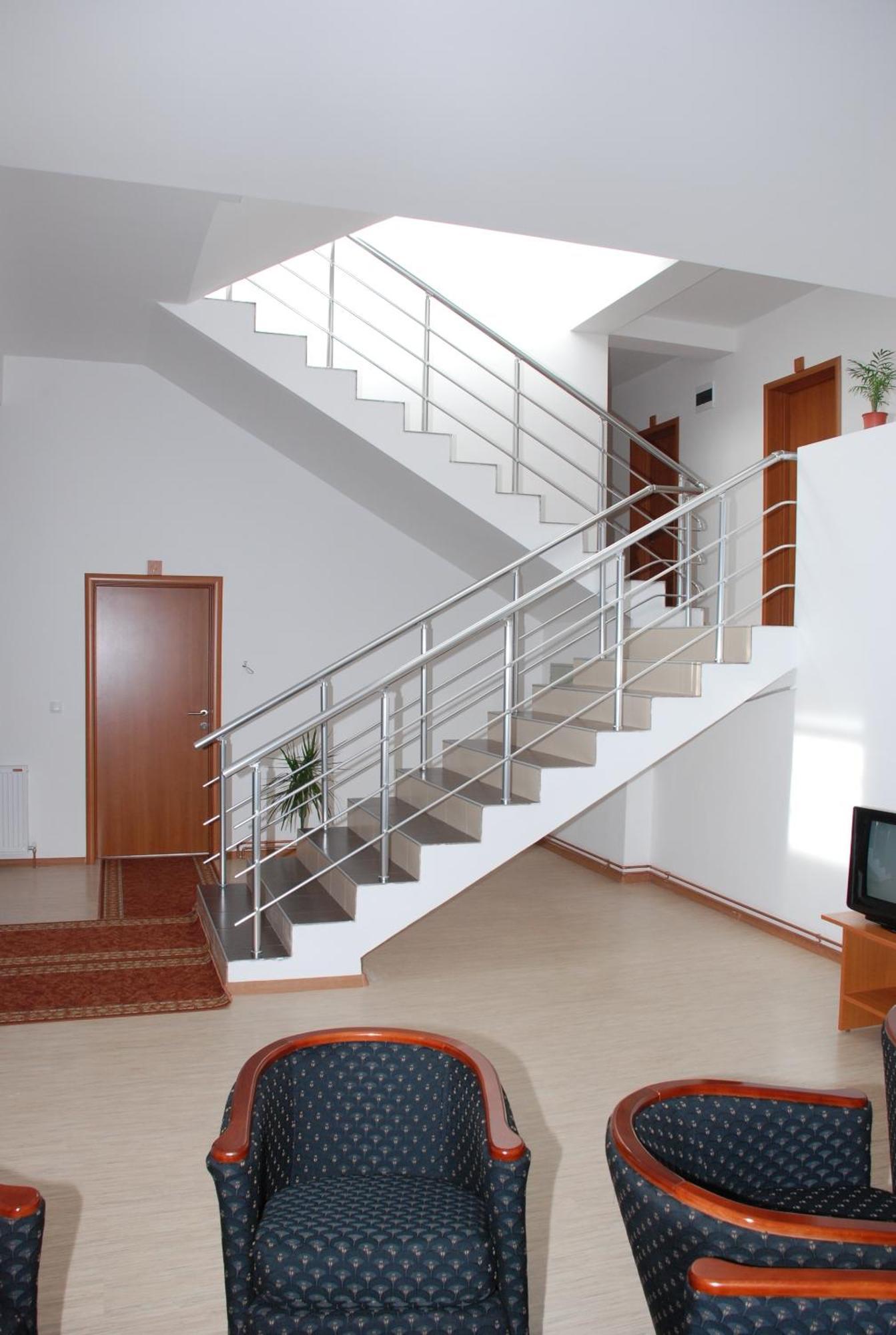 M Garni Hotel รานเย ภายนอก รูปภาพ