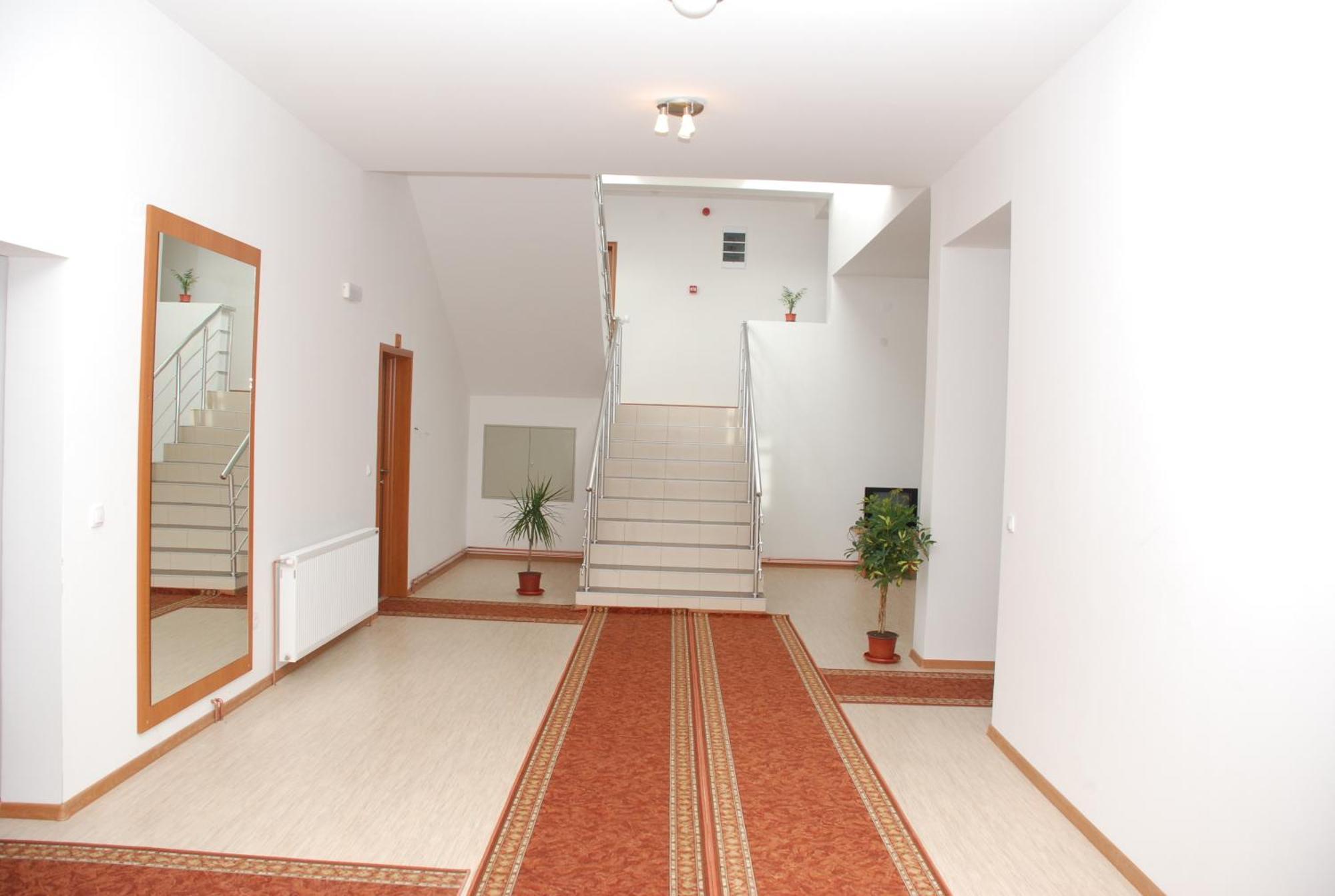 M Garni Hotel รานเย ภายนอก รูปภาพ