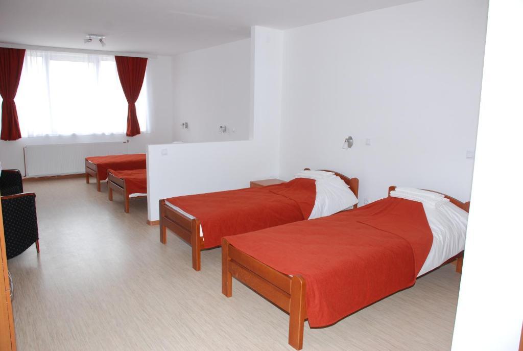 M Garni Hotel รานเย ห้อง รูปภาพ